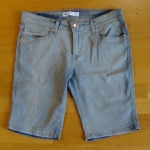 LEVIs Cute Boyshorts - Size 11